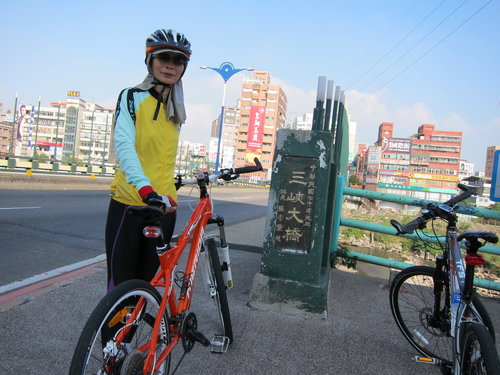 探親之路《漫遊三八》